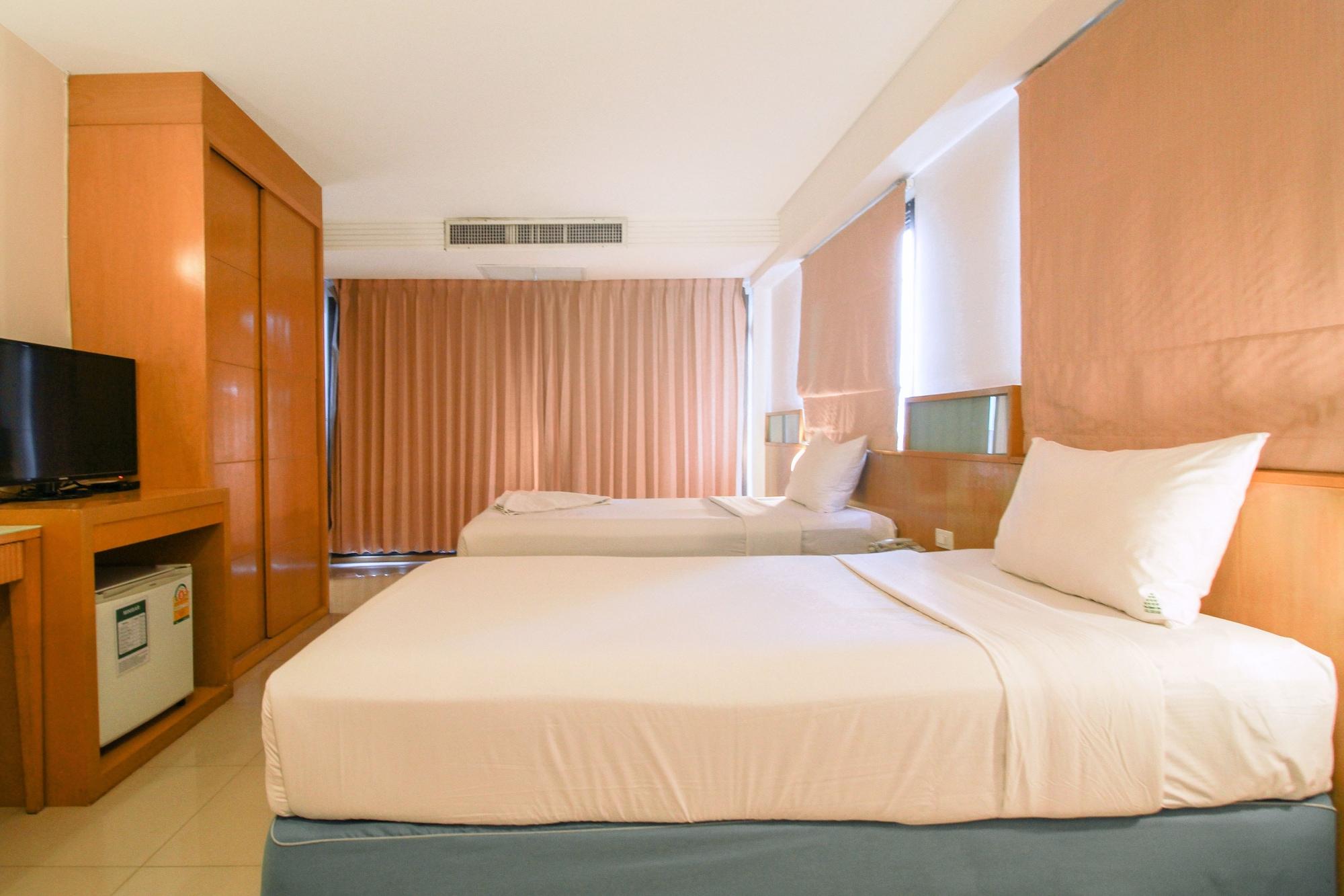 Ten Stars Hotel Банкок Екстериор снимка