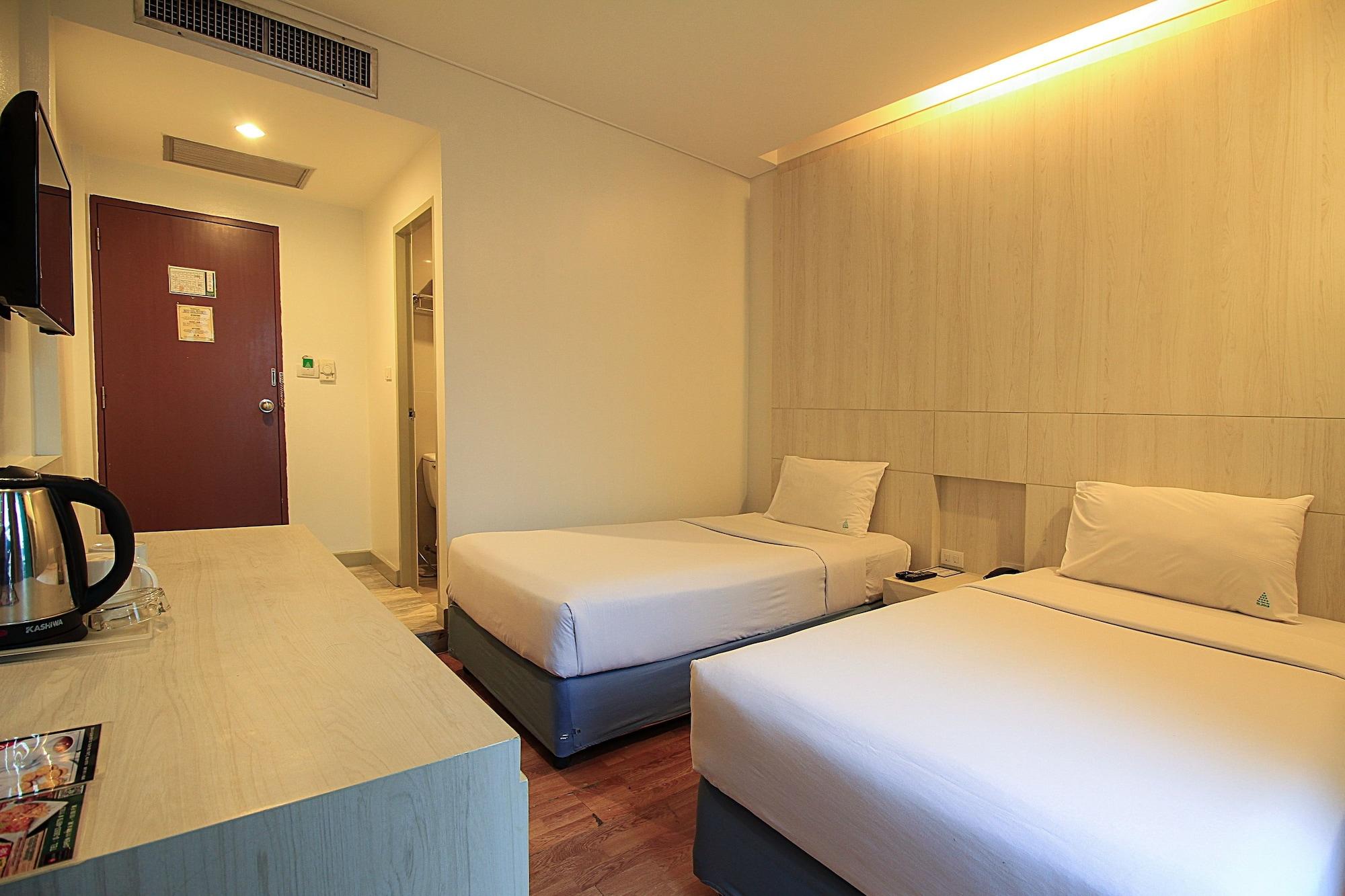 Ten Stars Hotel Банкок Екстериор снимка