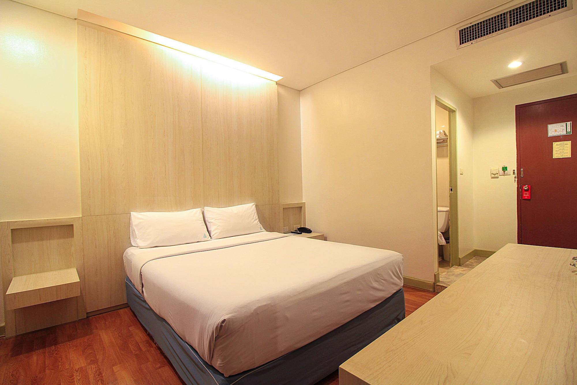 Ten Stars Hotel Банкок Екстериор снимка