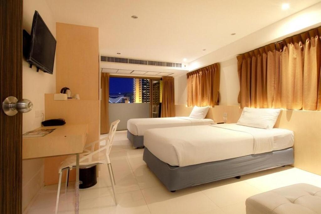 Ten Stars Hotel Банкок Екстериор снимка