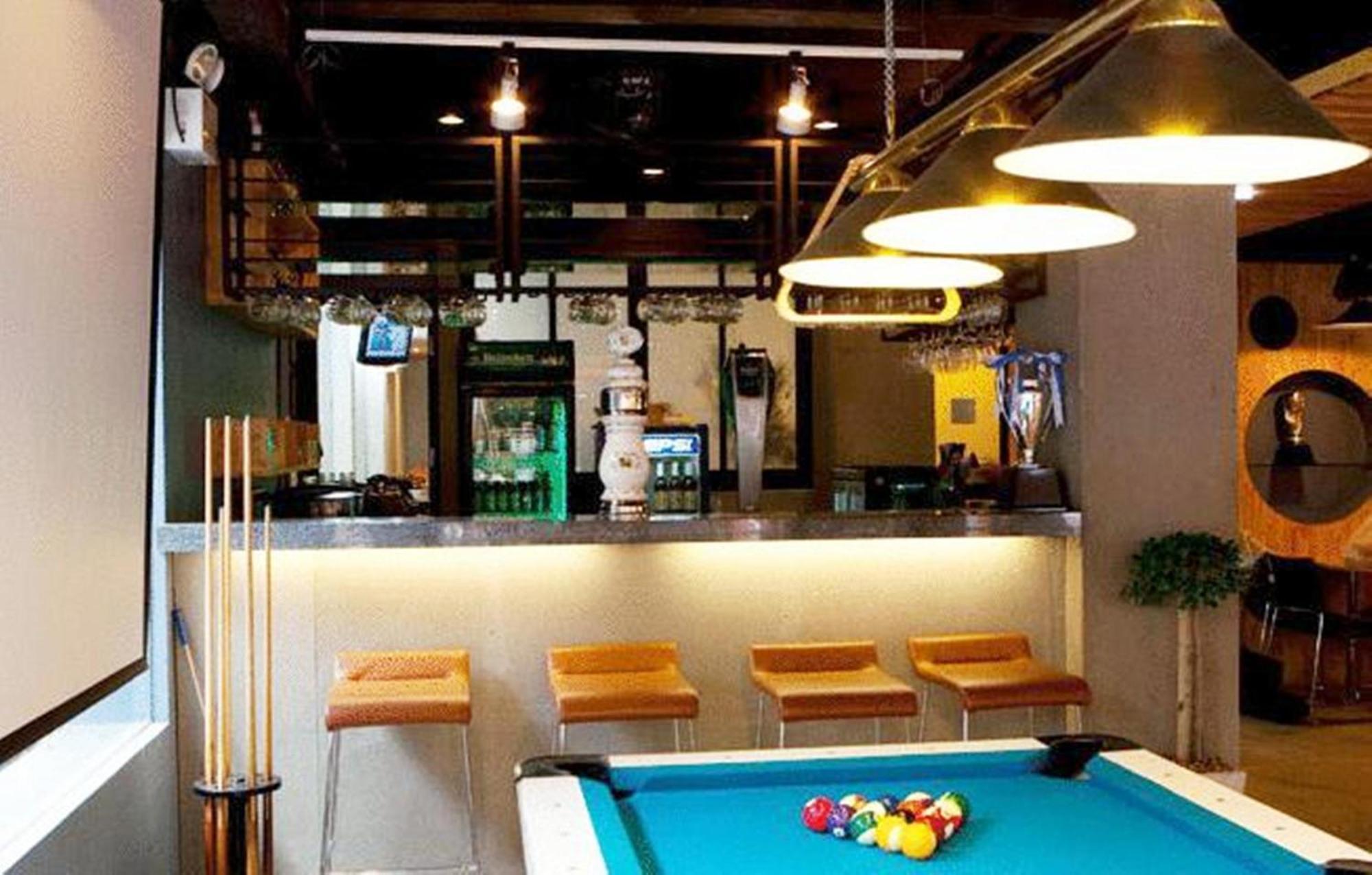 Ten Stars Hotel Банкок Екстериор снимка