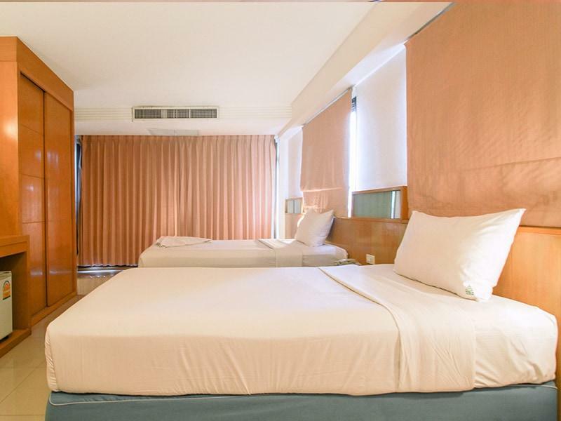 Ten Stars Hotel Банкок Екстериор снимка