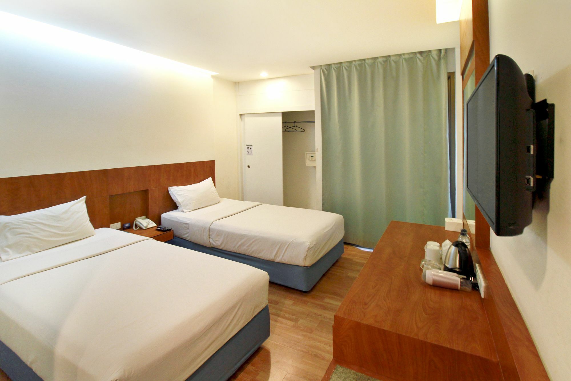 Ten Stars Hotel Банкок Екстериор снимка