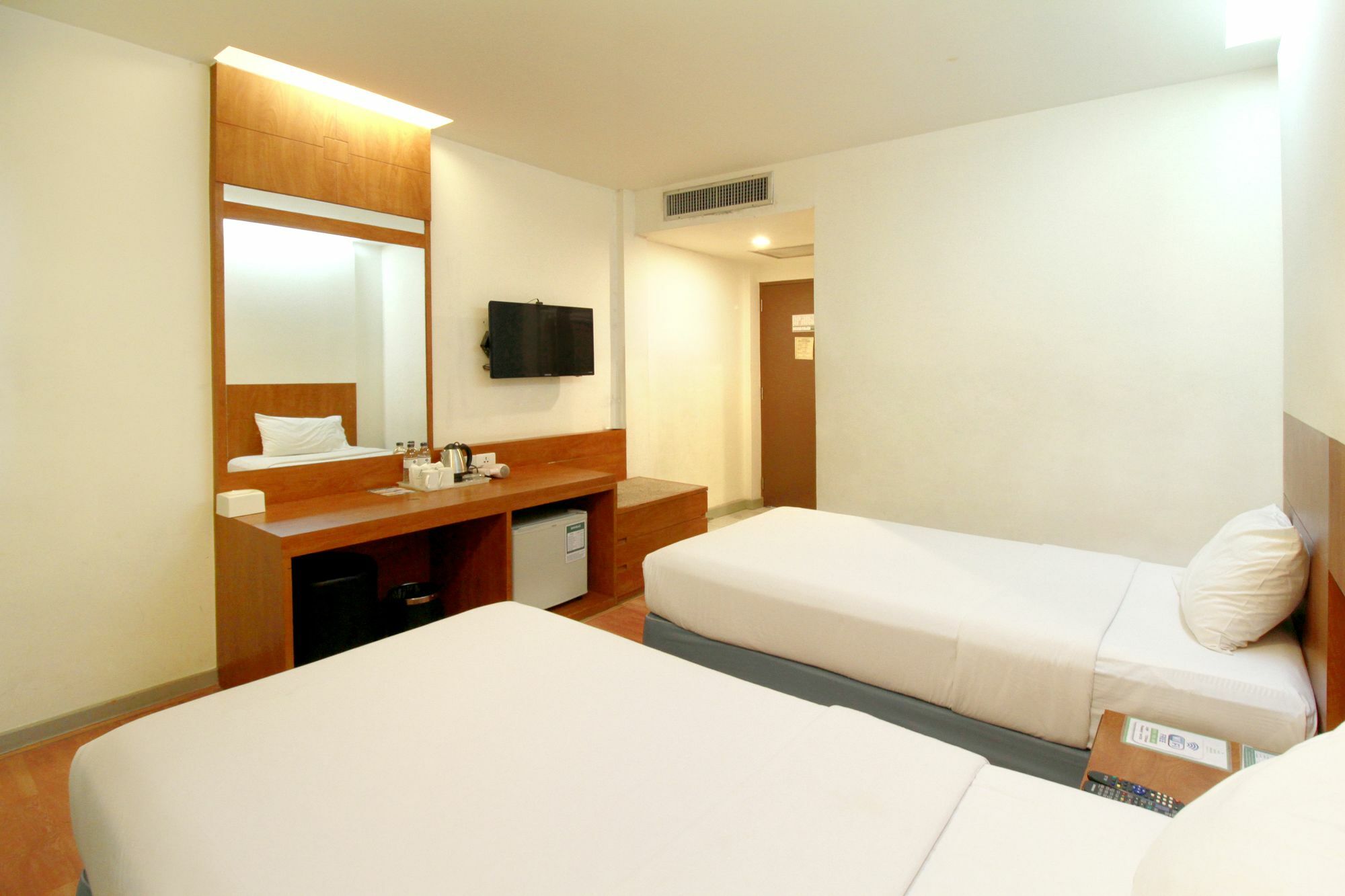 Ten Stars Hotel Банкок Екстериор снимка