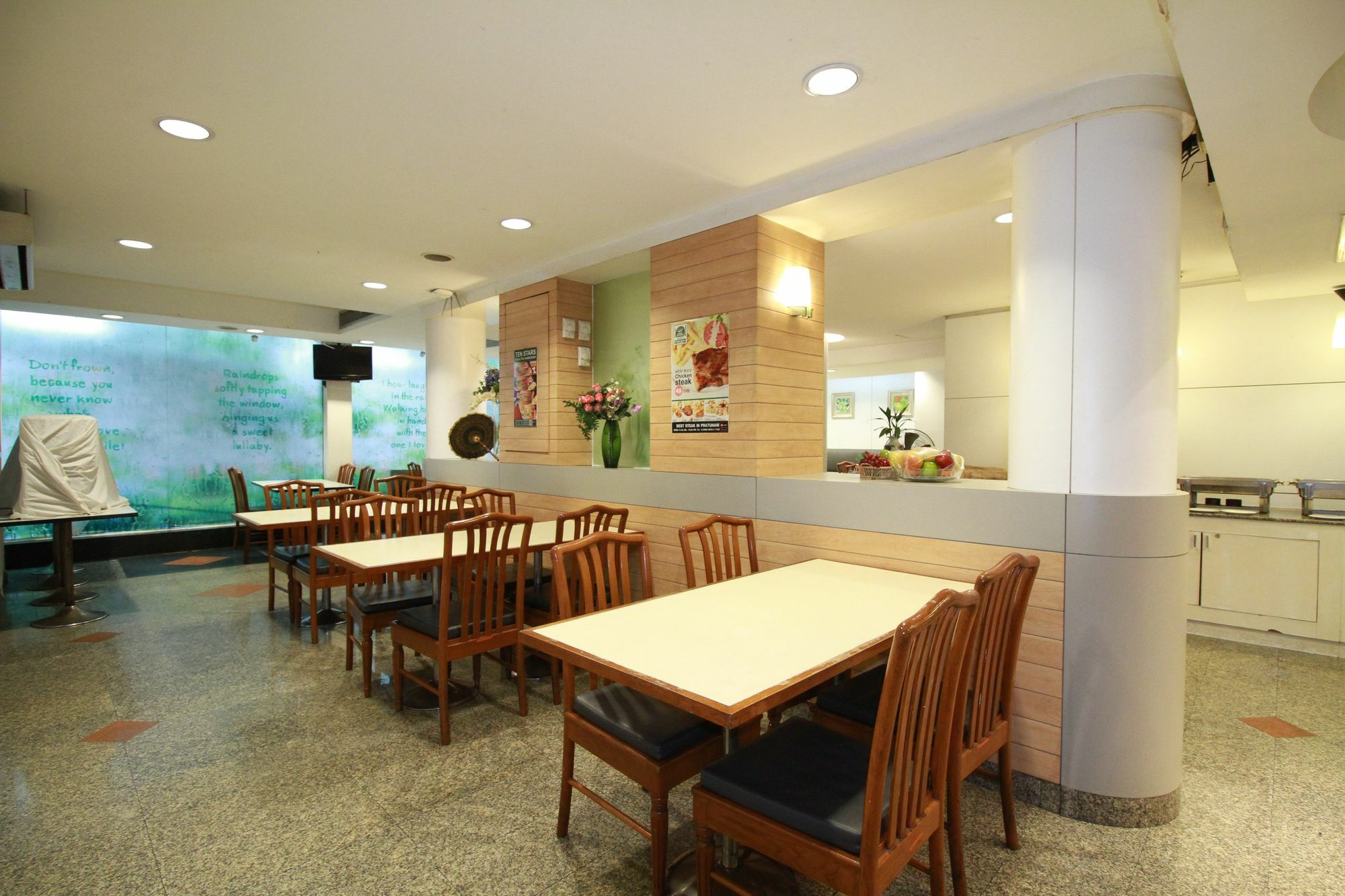 Ten Stars Hotel Банкок Екстериор снимка